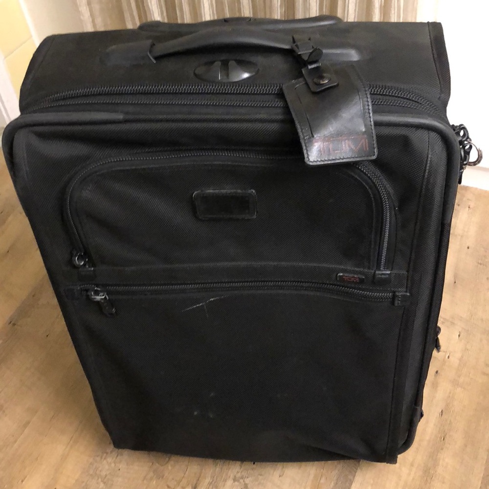 Tumi Alpha 2 wheel carry on Luggage